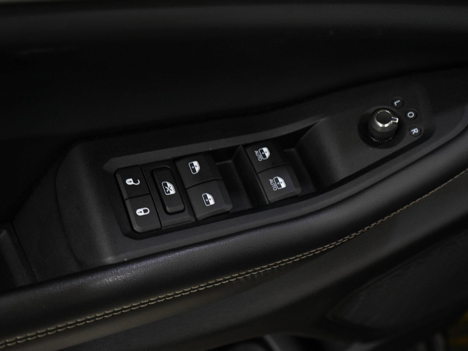 Used 2023 Jeep Grand Cherokee Limited AWD/4WD image 21