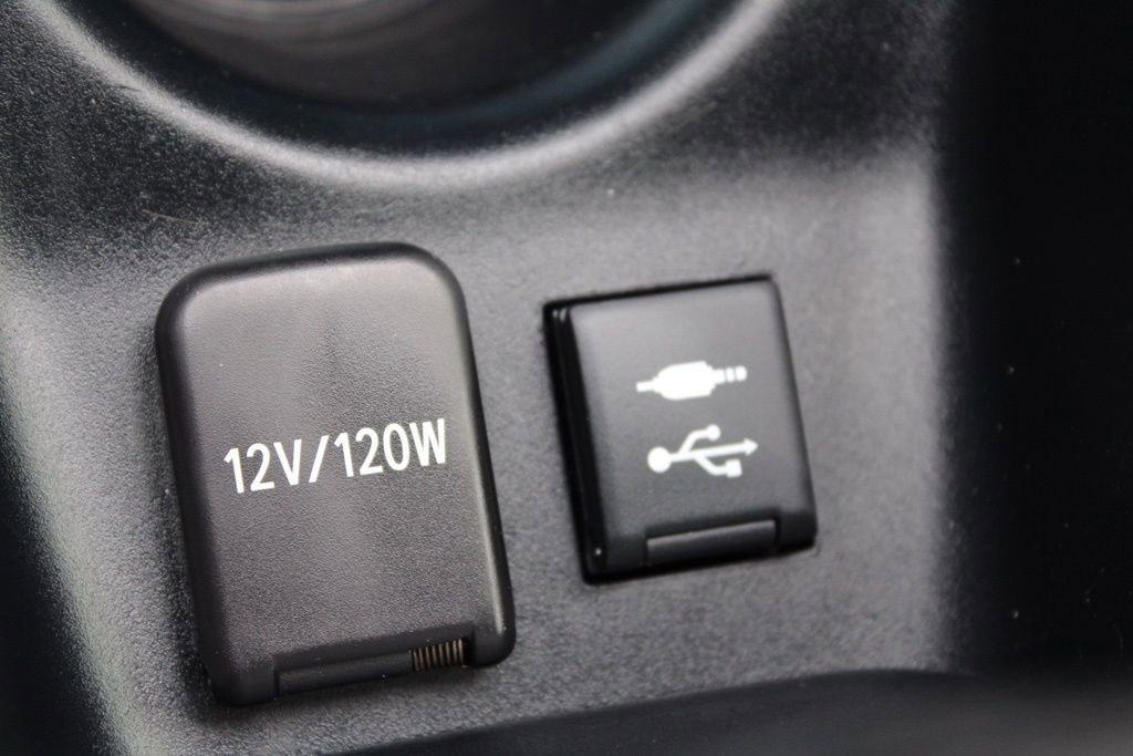 Used 2020 Toyota Prius LE image 41