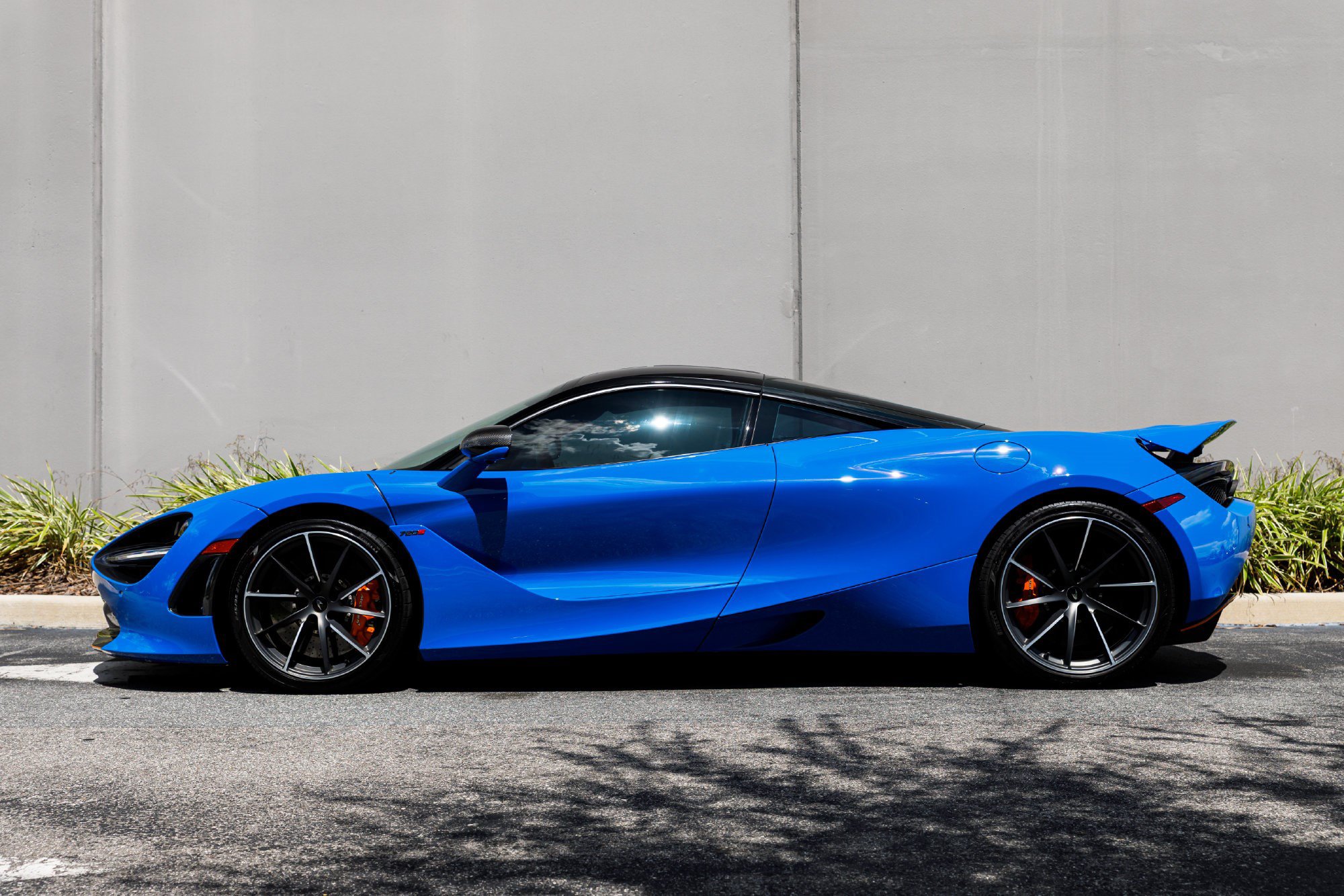 Used 2019 McLaren 720S Luxury RWD image 2