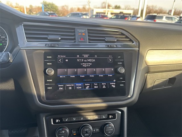 Used 2021 Volkswagen Tiguan SE w/ Panoramic Sunroof Package image 14