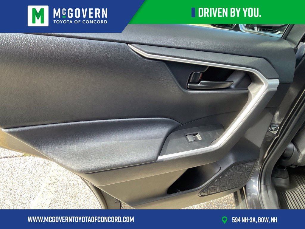 Used 2024 Toyota RAV4 LE AWD/4WD image 18