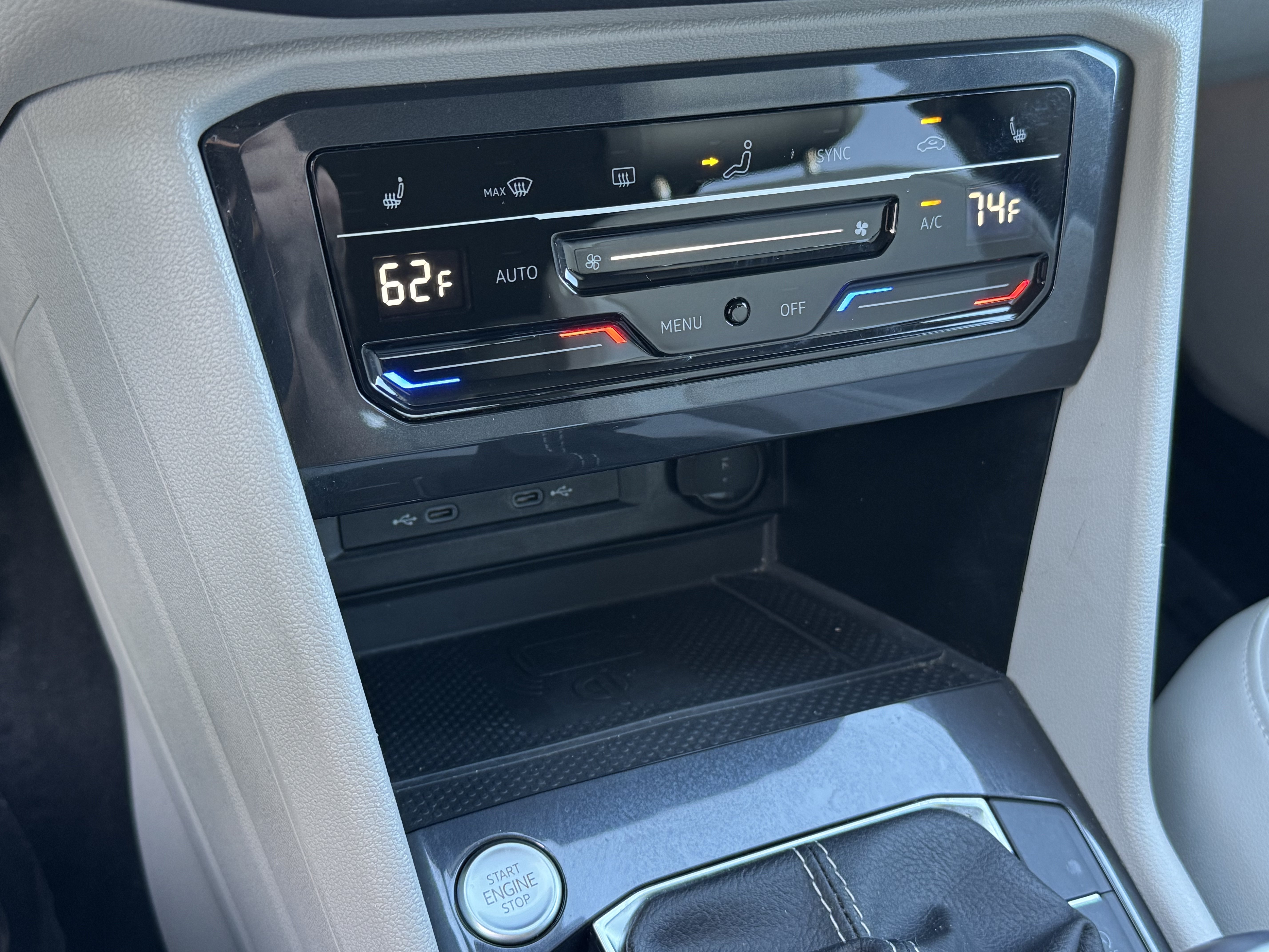Certified 2024 Volkswagen Tiguan SE FWD image 28