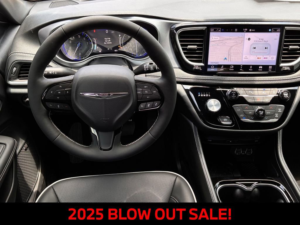 New 2025 Chrysler Pacifica Limited w/ Uconnect Theater Family Group FWD image 9