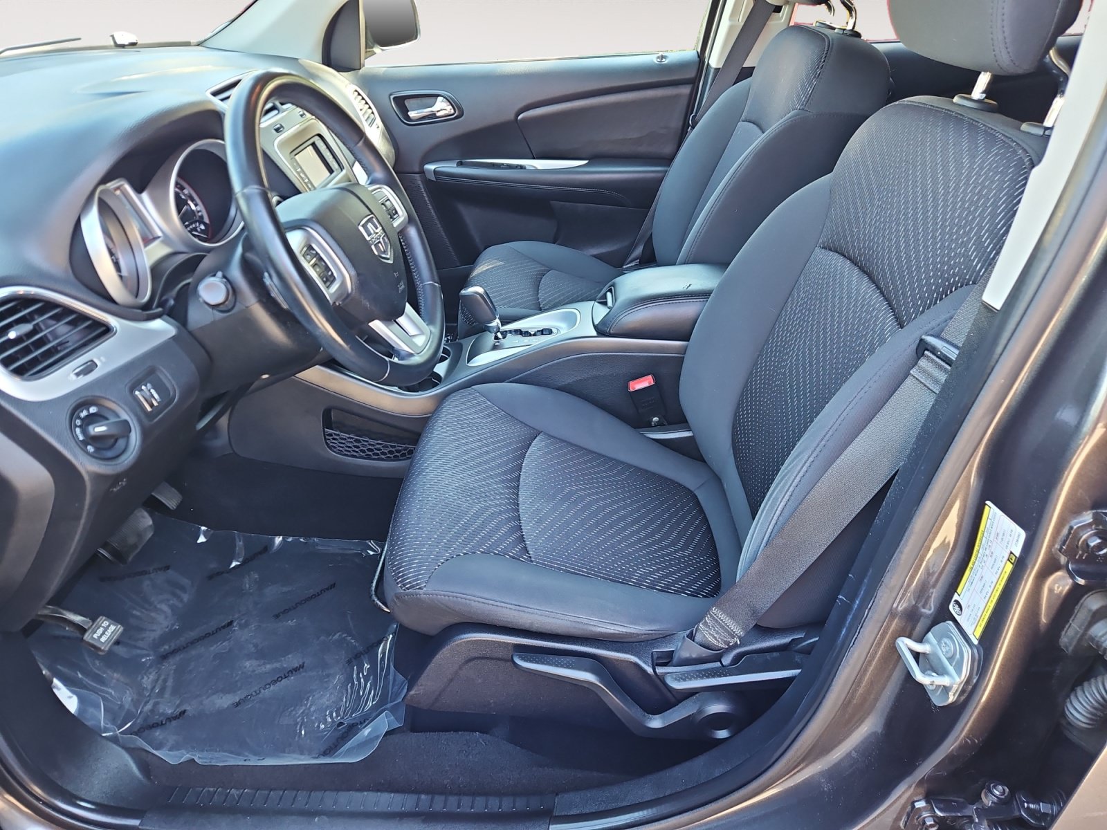 Used 2018 Dodge Journey SE w/ Connectivity Group FWD image 9