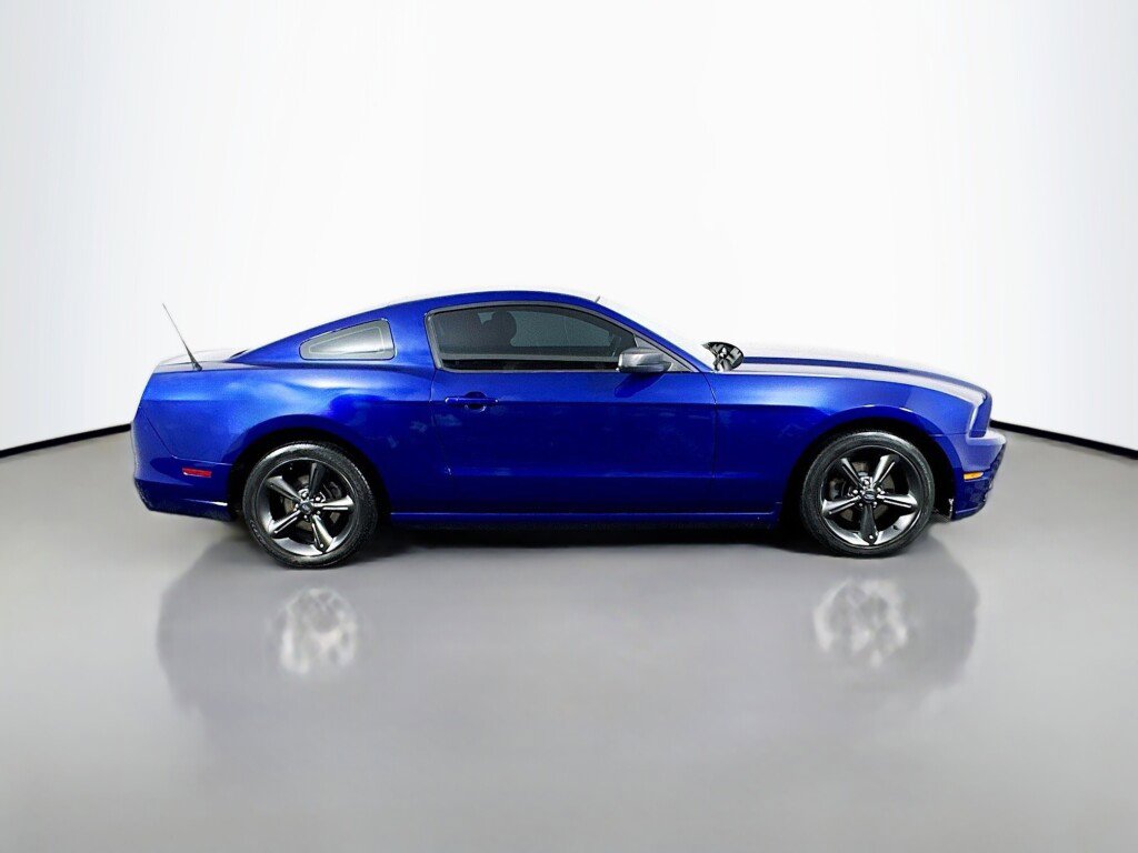 Used 2014 Ford Mustang Coupe image 6