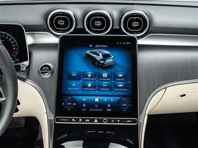 Used 2025 Mercedes-Benz GLC 350e 4MATIC image 29