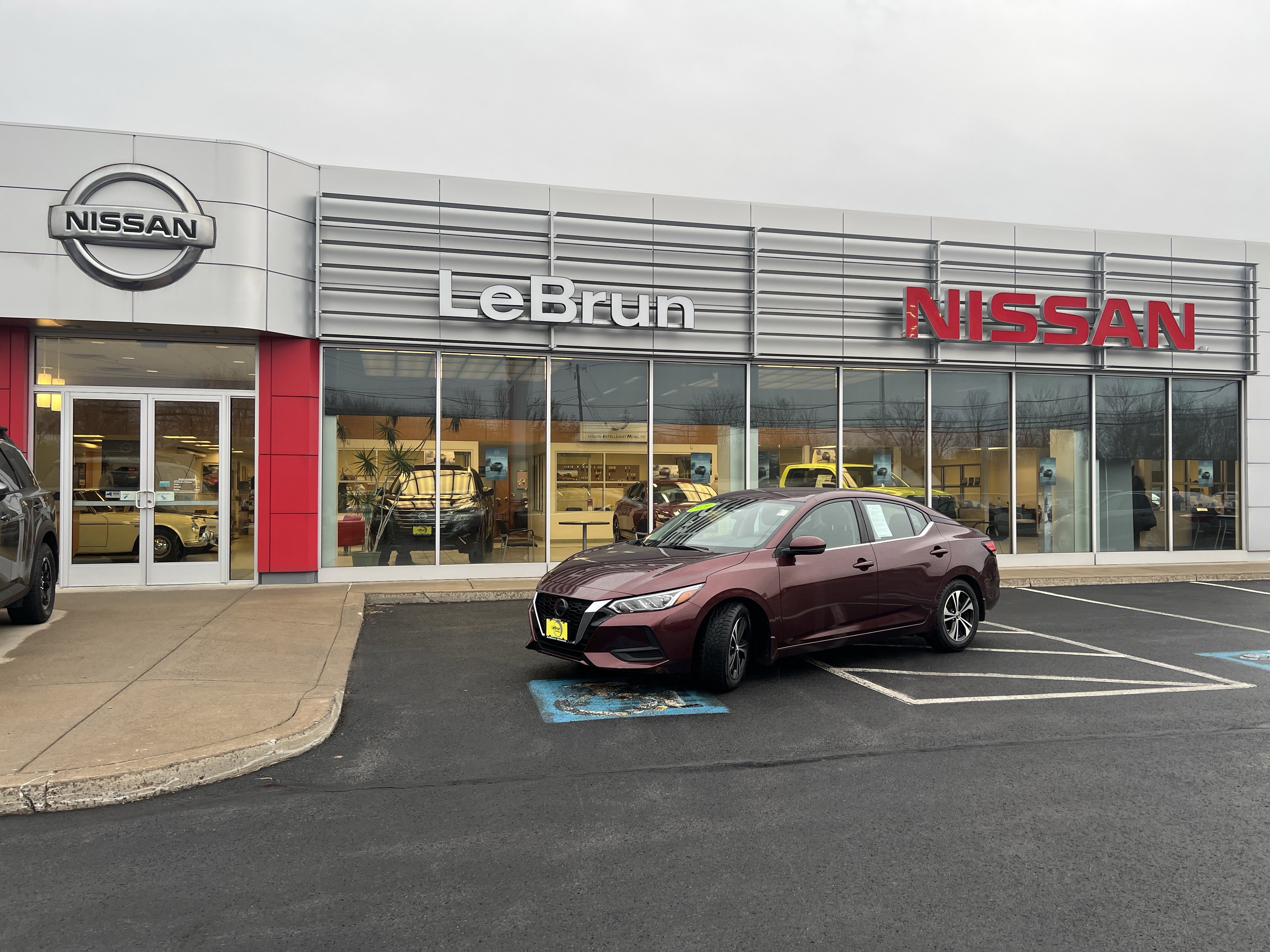 Used 2020 Nissan Sentra SV image 1