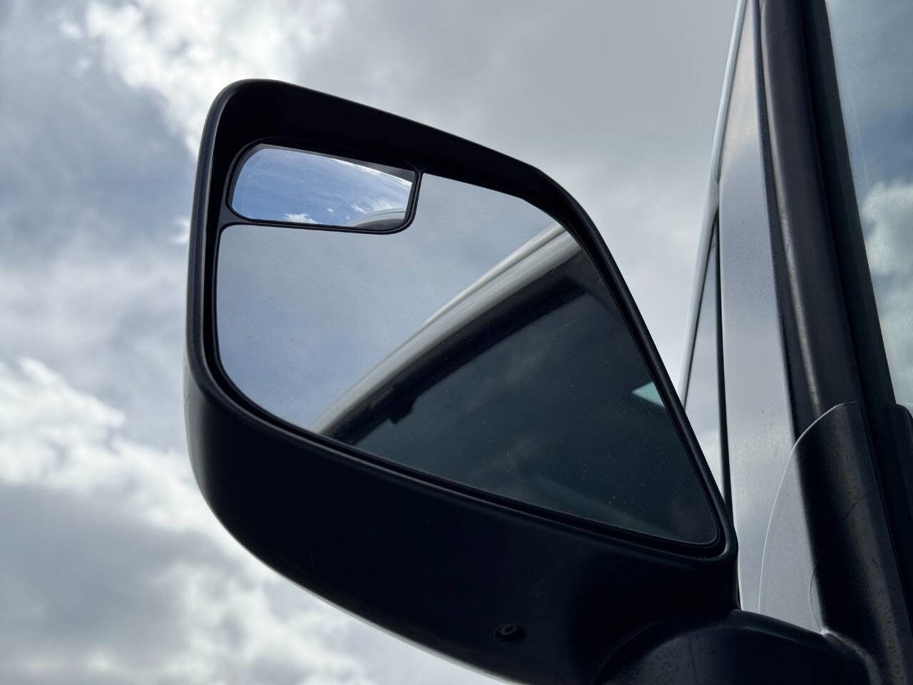 Used 2019 Nissan NV200 S image 43