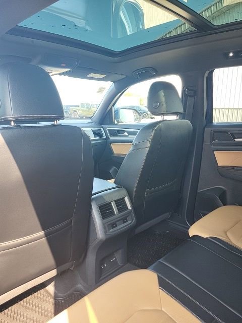 Used 2023 Volkswagen Atlas Cross Sport SEL Premium R-Line image 13