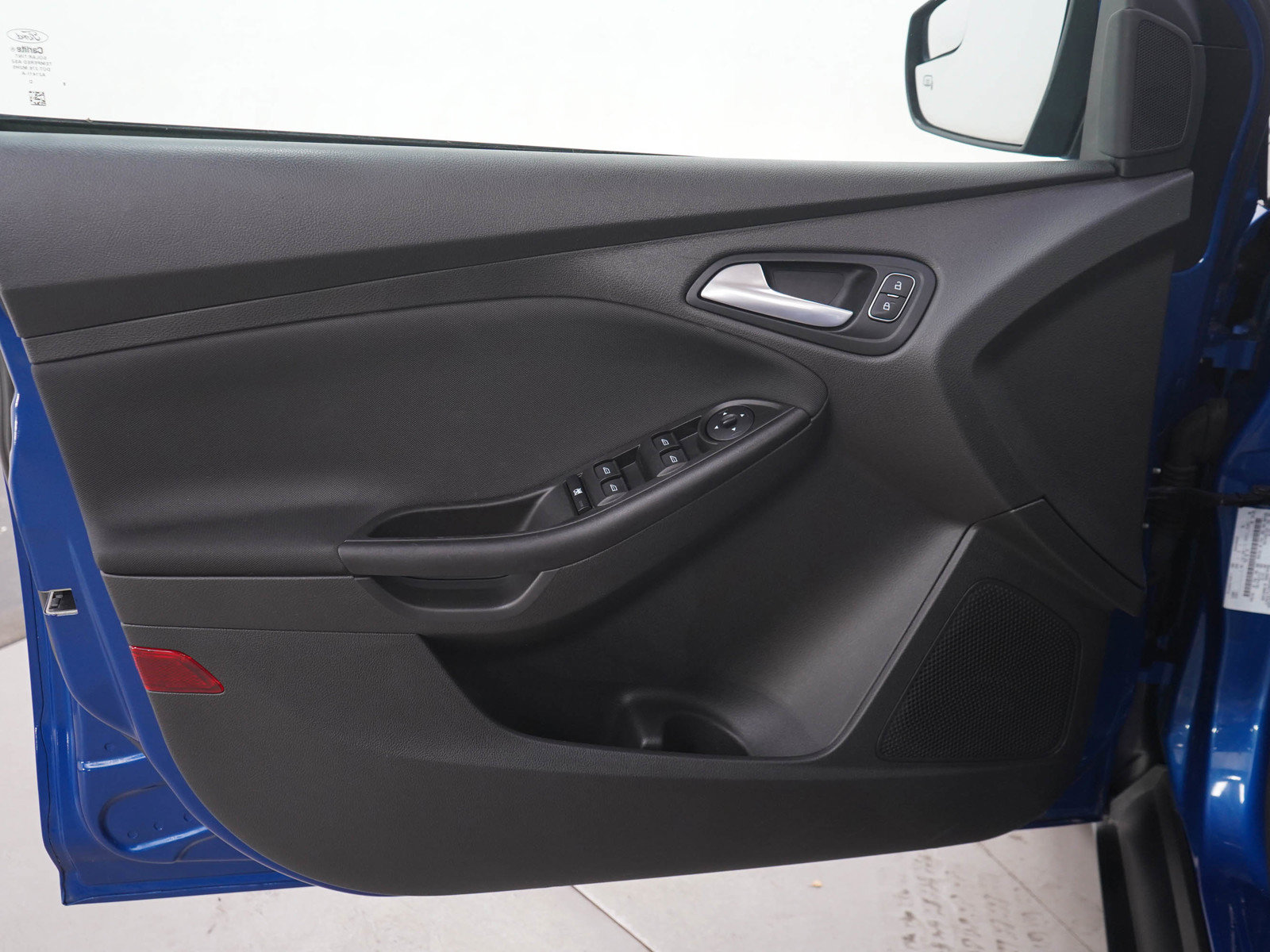 Used 2018 Ford Focus SE w/ SE Appearance Package FWD image 19