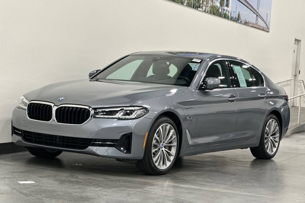 Used 2023 BMW 530e w/ Convenience Package RWD image 8