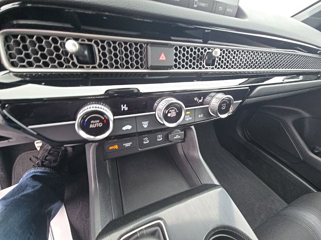 Used 2025 Honda Civic Sport image 21