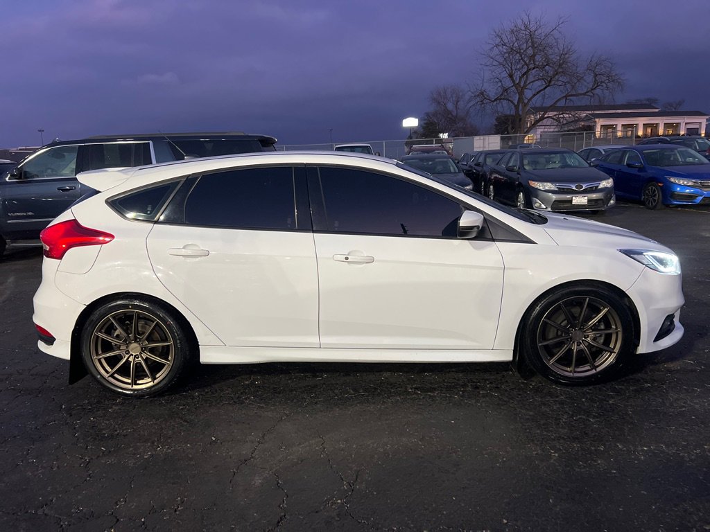 Used 2017 Ford Focus ST image 8