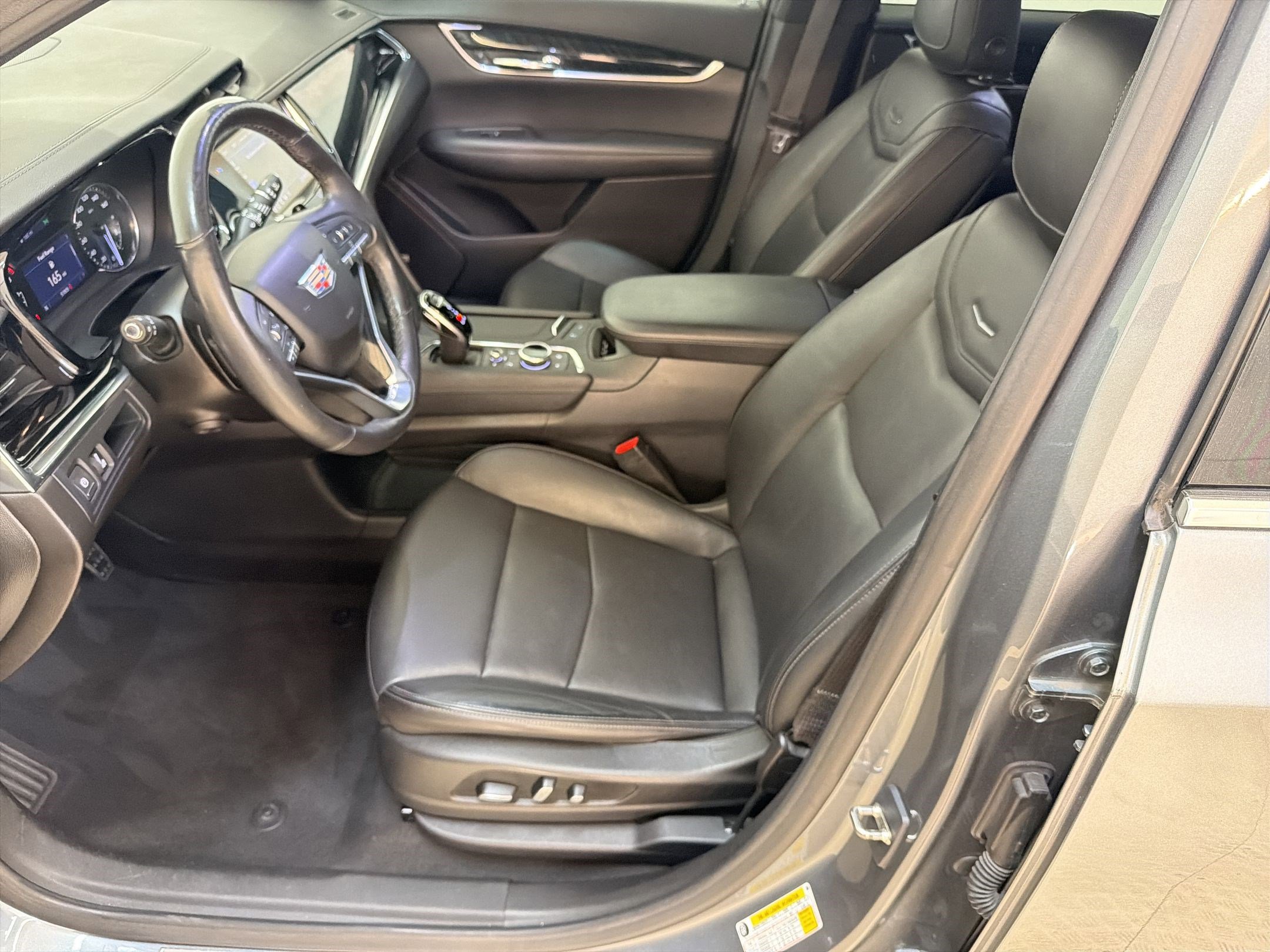 Used 2020 Cadillac XT6 Premium Luxury image 21