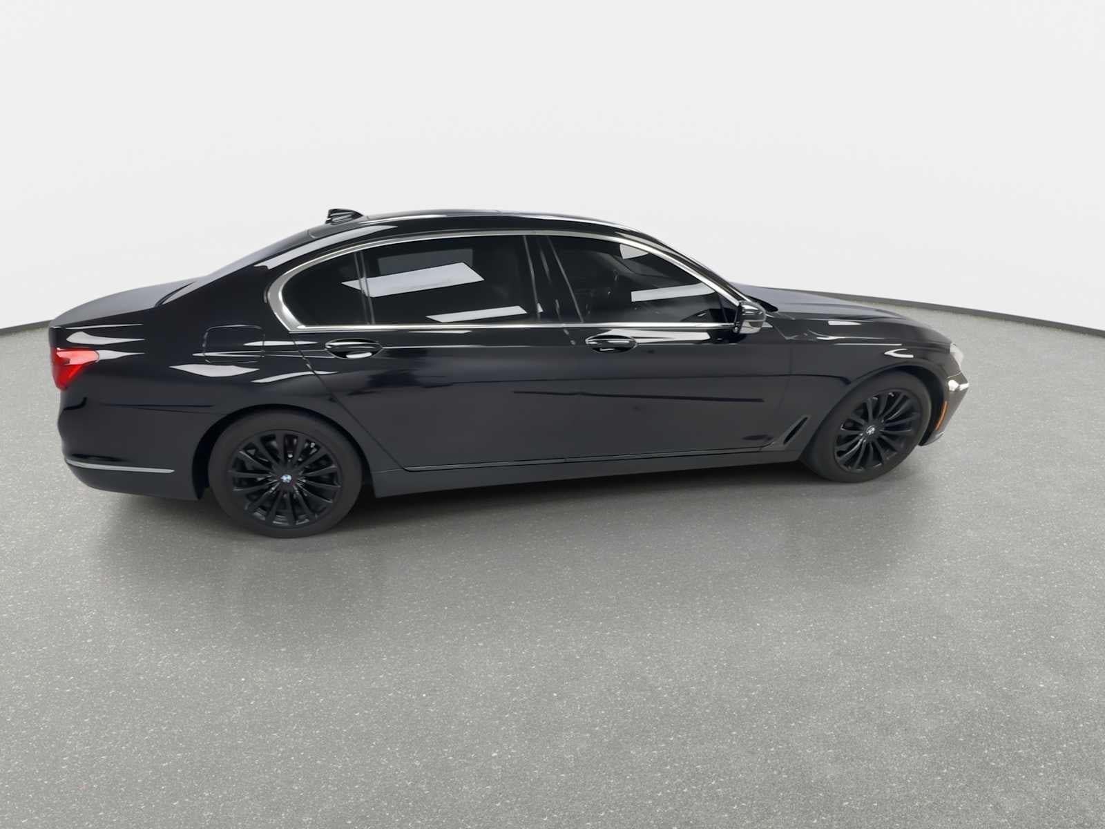 Used 2018 BMW 740i xDrive AWD/4WD image 9