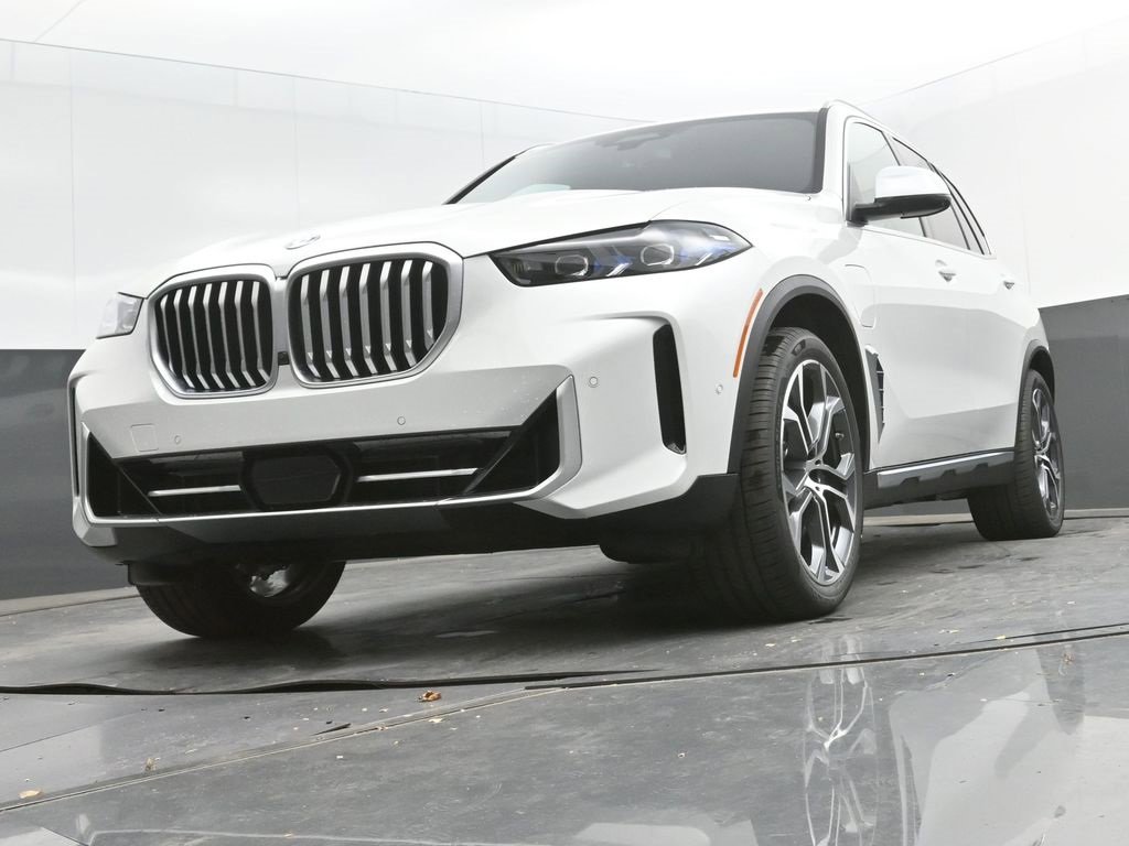 New 2026 BMW X5 xDrive50e image 36