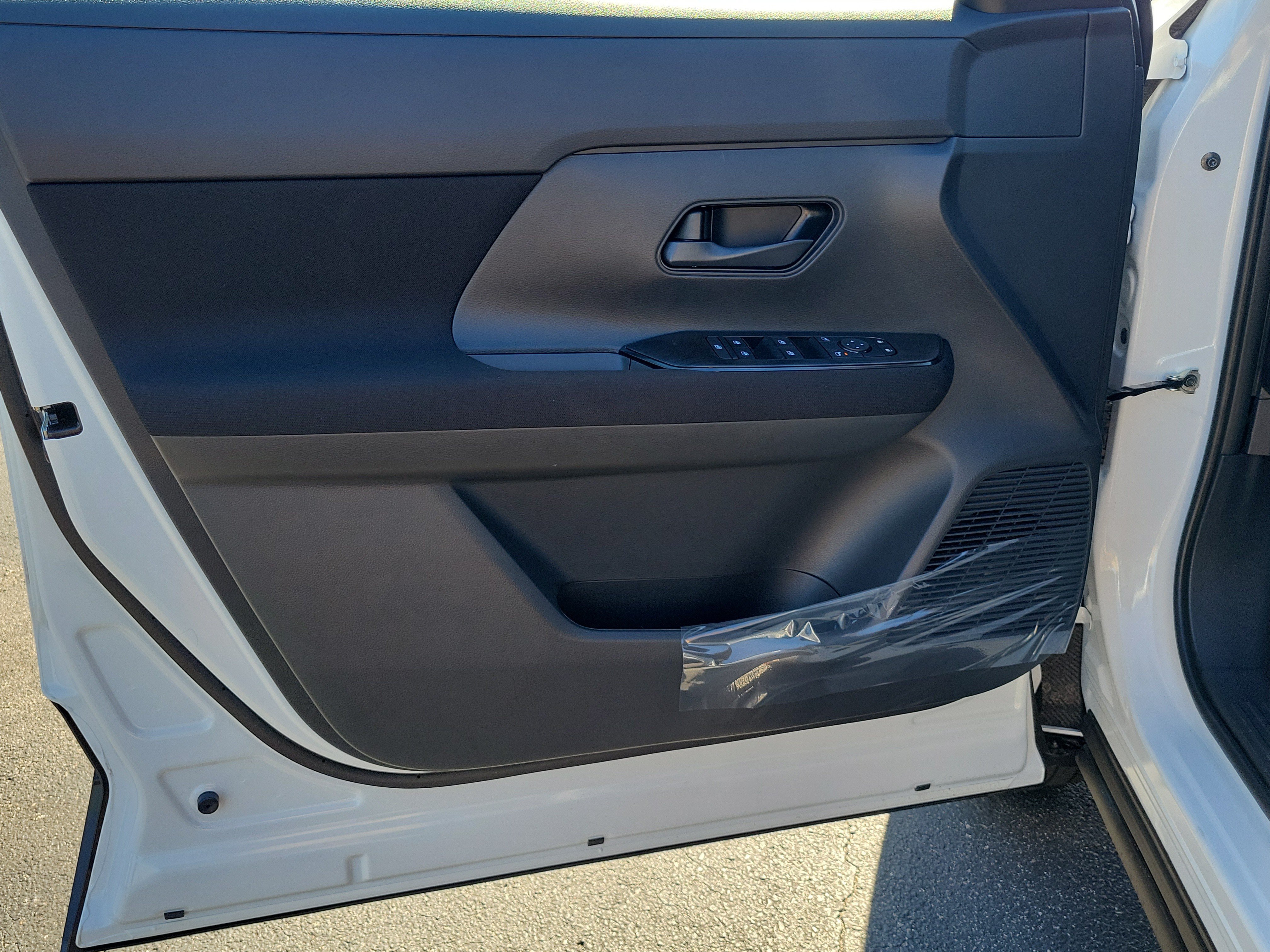 New 2027 Nissan Kicks S FWD image 10
