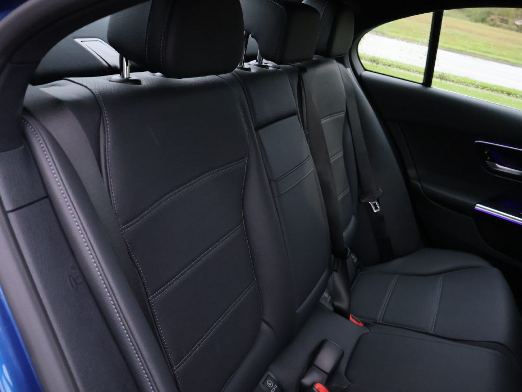 New 2026 Mercedes-Benz C 300 4MATIC Sedan image 12