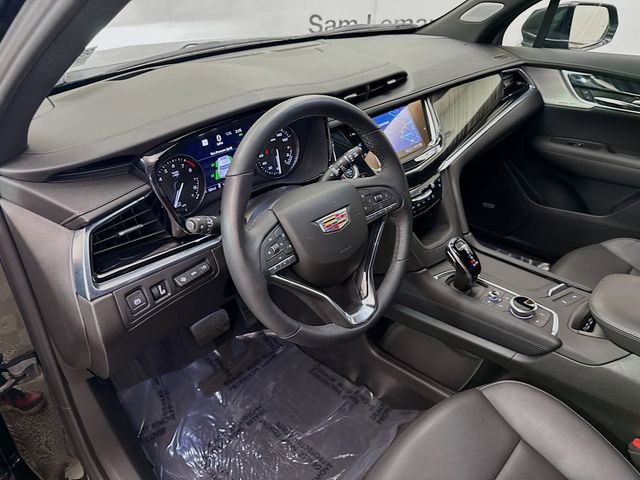 Used 2025 Cadillac XT6 Premium Luxury w/ Technology Package image 11