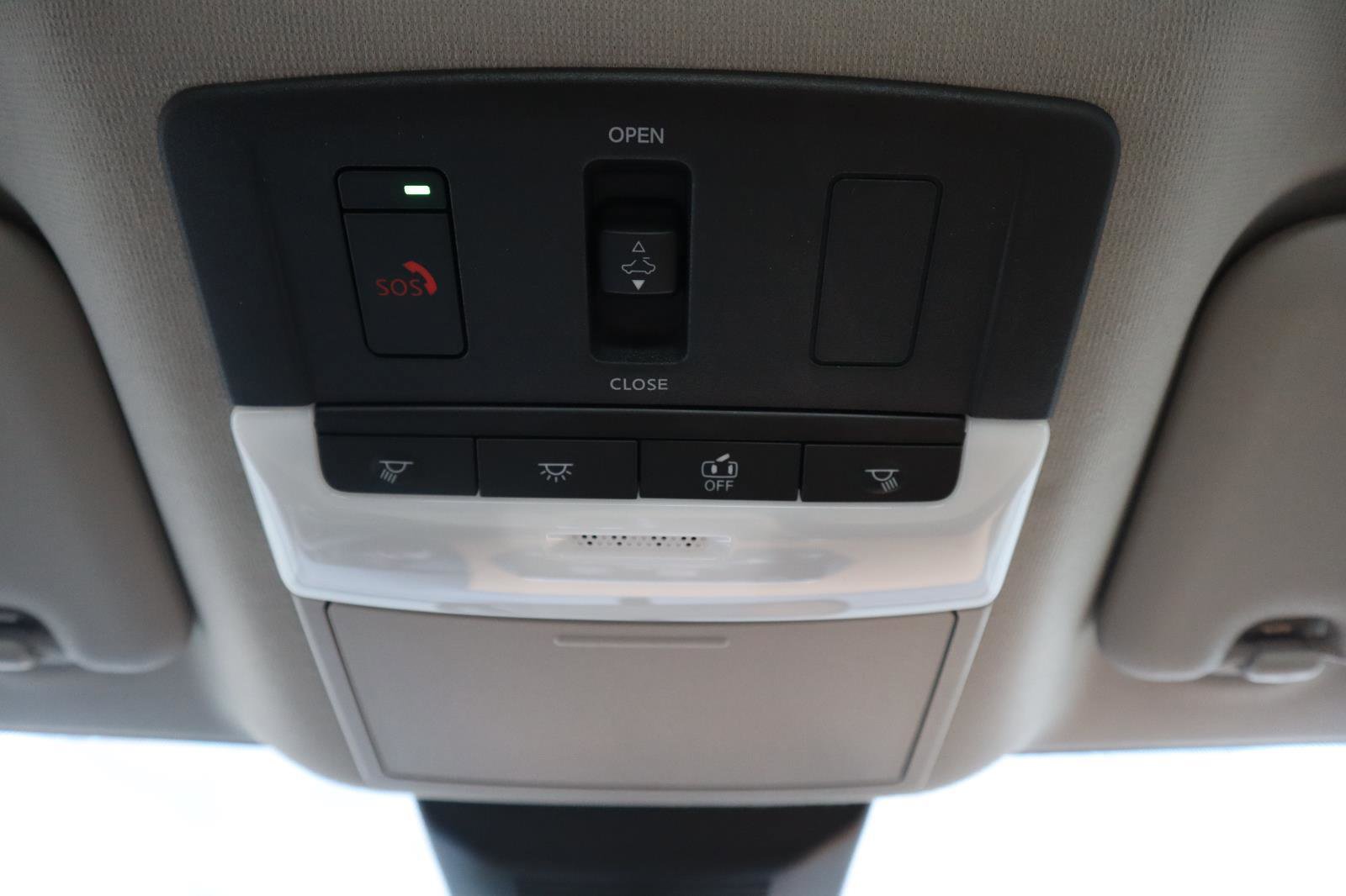 Used 2025 Nissan Sentra SV w/ SV Premium Package image 25