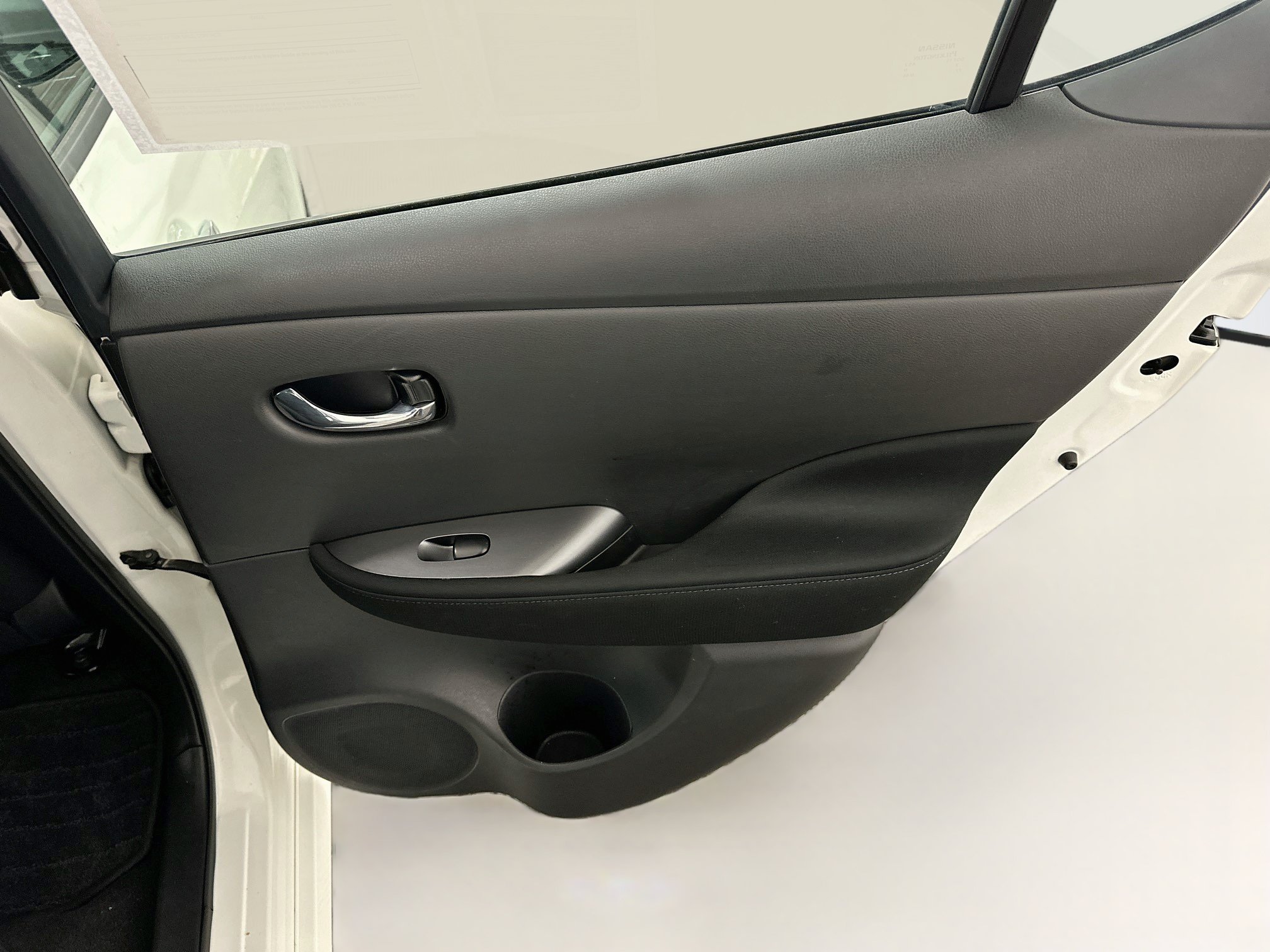 Used 2025 Nissan Leaf S FWD image 30