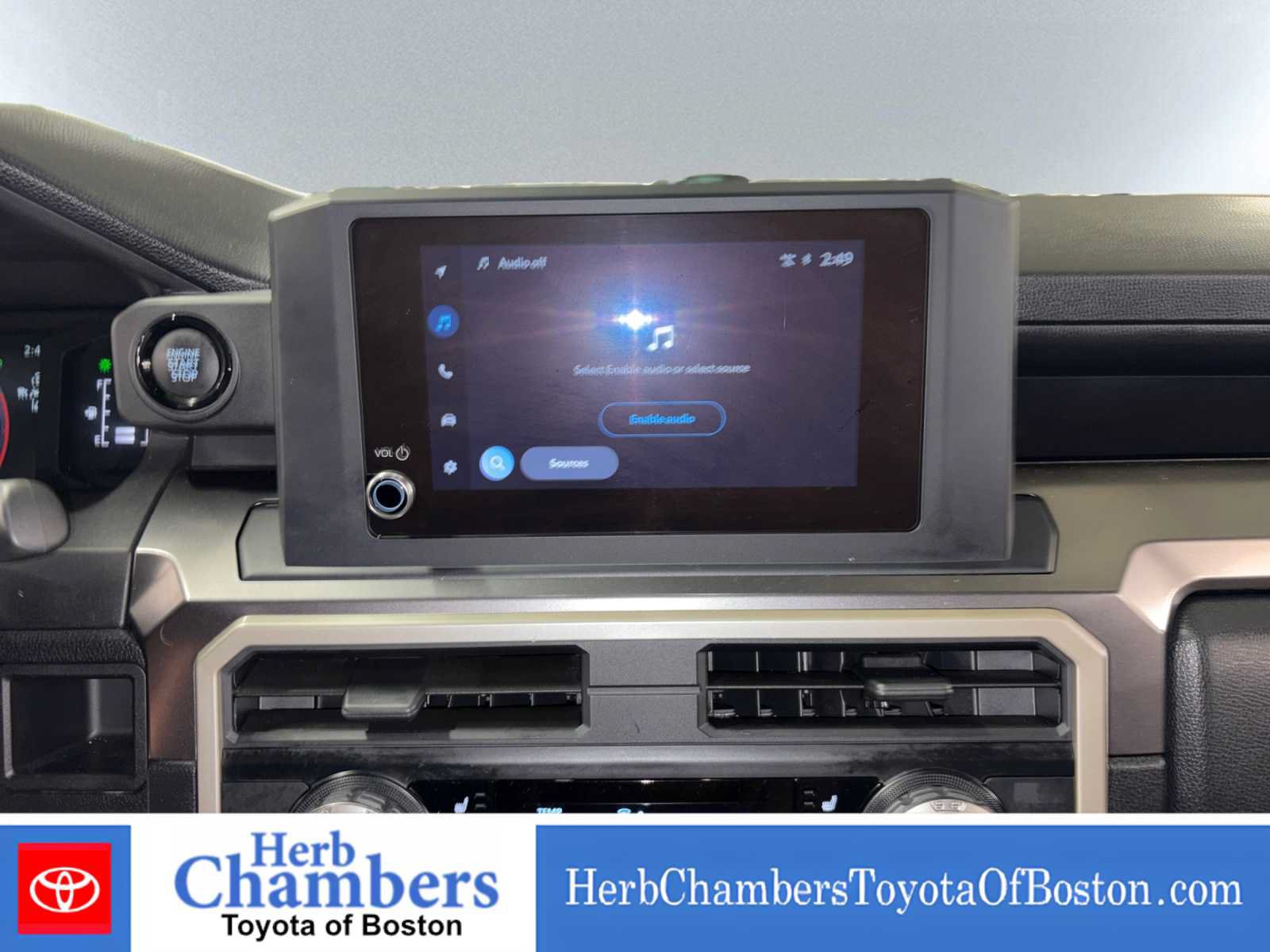 Used 2025 Toyota Tacoma SR5 AWD/4WD image 13