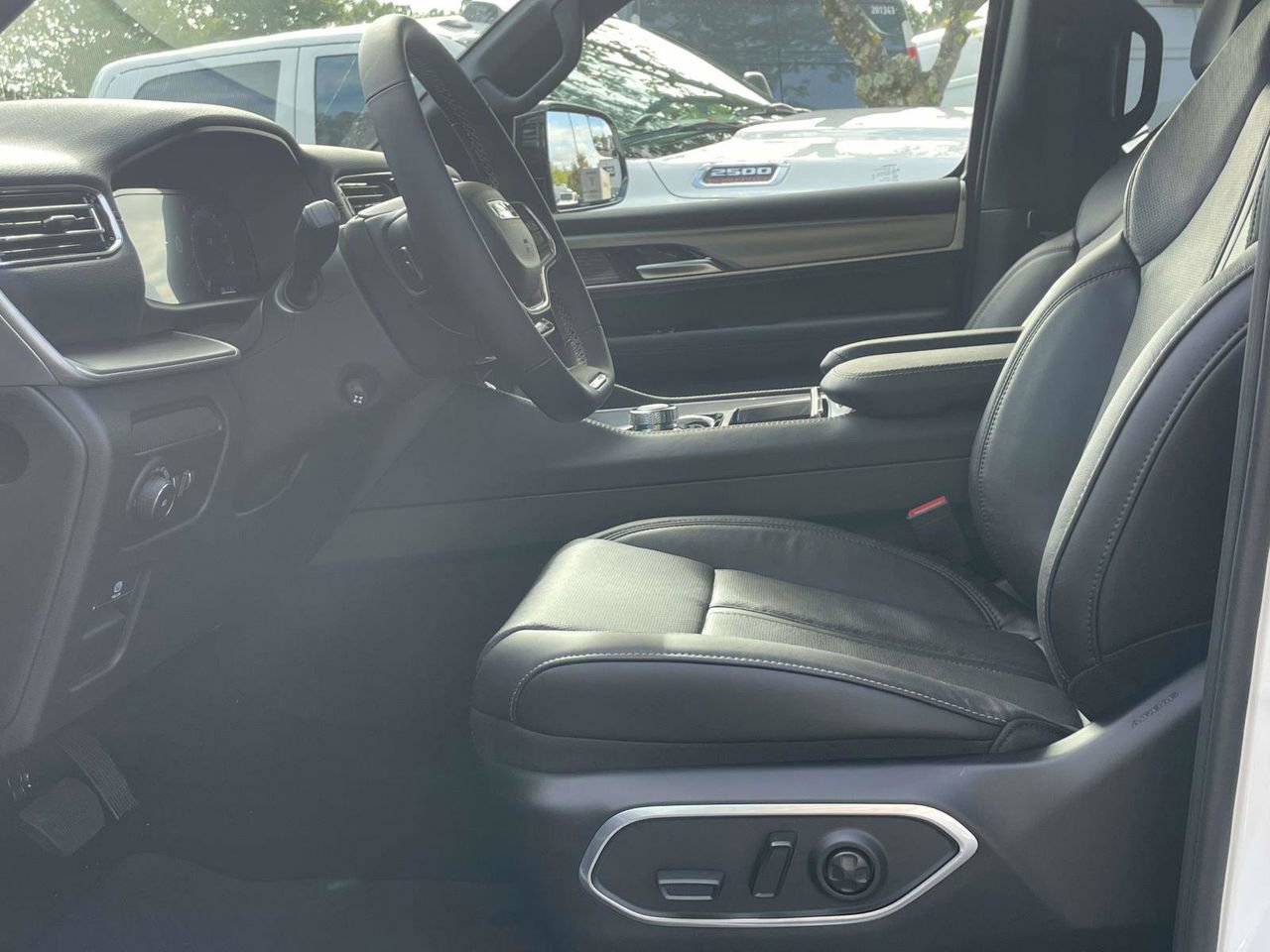 New 2025 Jeep Wagoneer Series II w/ Premium Group I image 24