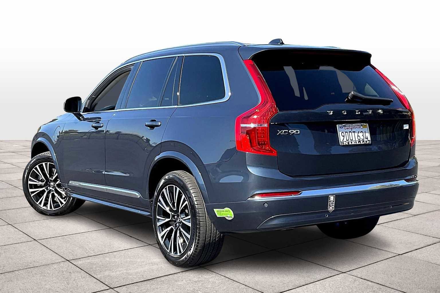 Used 2023 Volvo XC90 T8 Core image 15