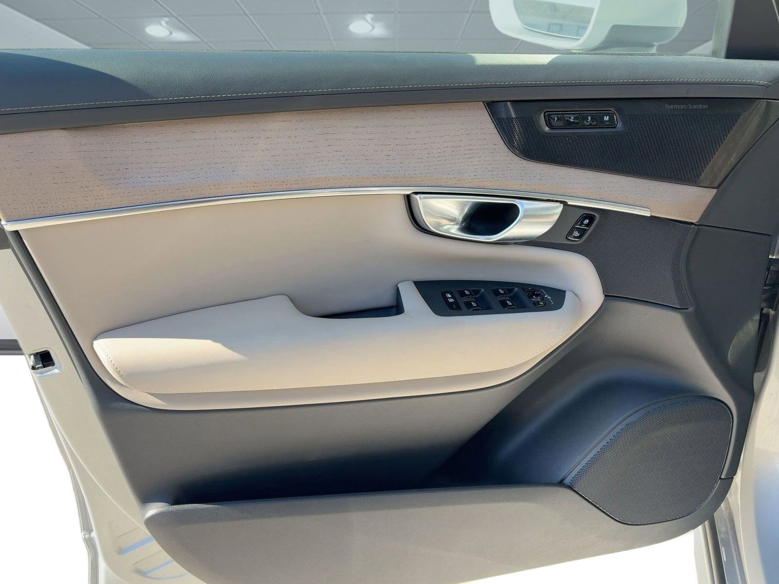 Certified 2025 Volvo XC90 B5 Plus image 12