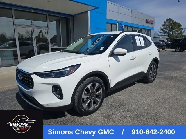 Used 2023 Ford Escape Platinum w/ Class II Trailer Tow Package image 1