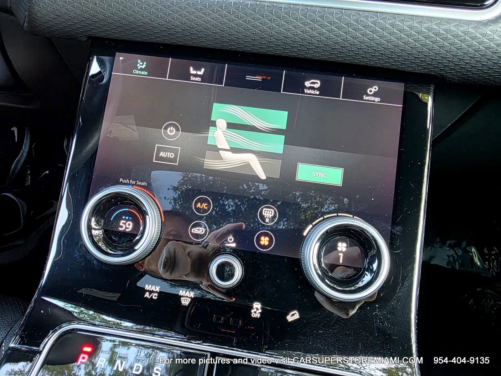 Used 2018 Land Rover Range Rover Velar R-Dynamic SE AWD/4WD image 41
