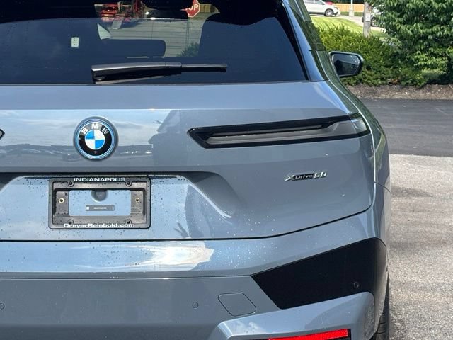 Used 2025 BMW iX xDrive50 AWD/4WD image 7