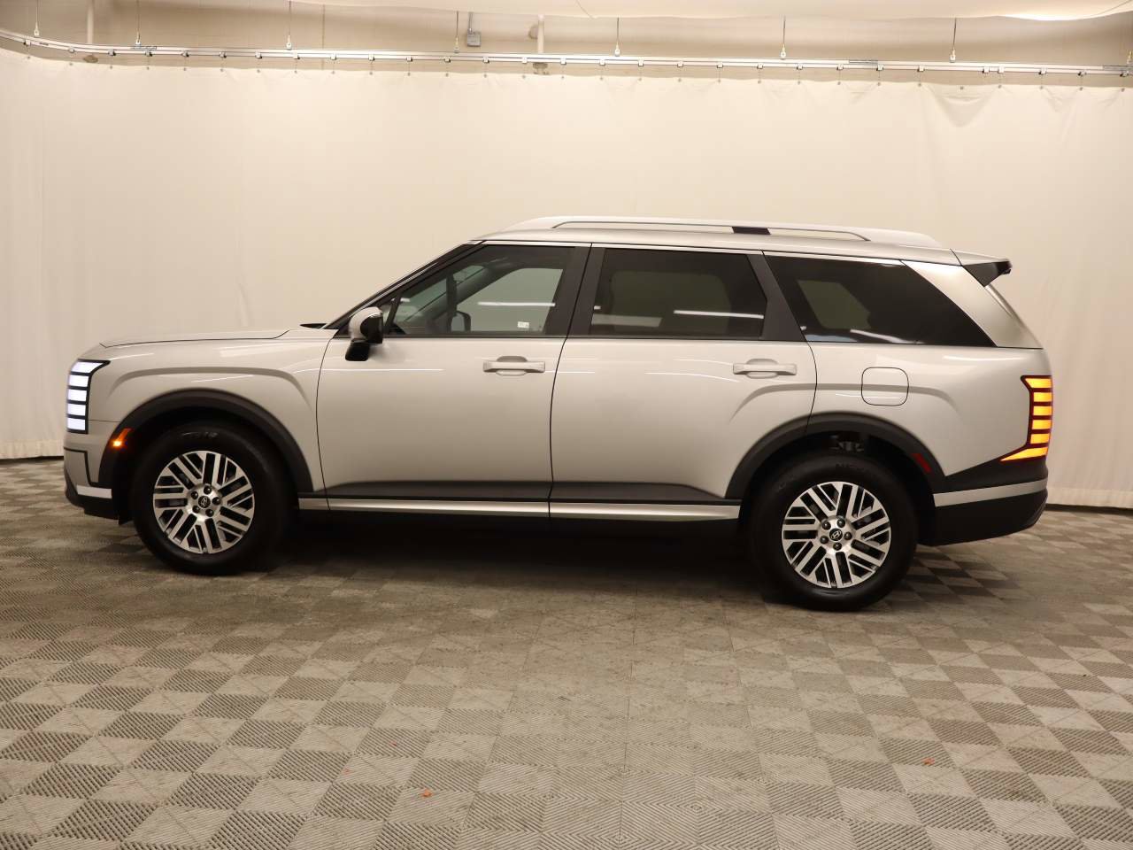 Used 2026 Hyundai Palisade SEL image 3