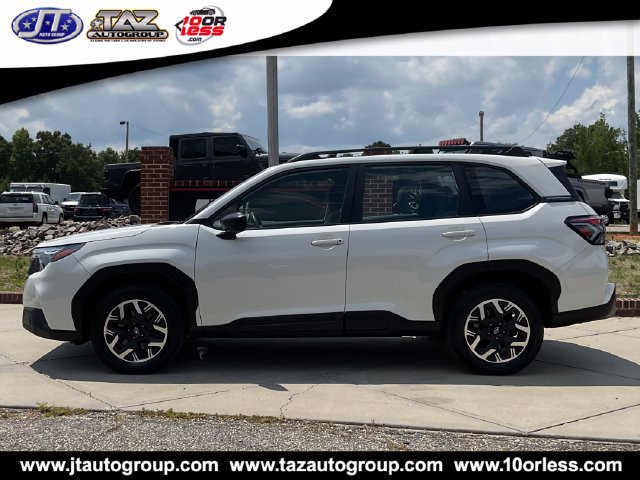 Used 2025 Subaru Forester AWD/4WD image 4