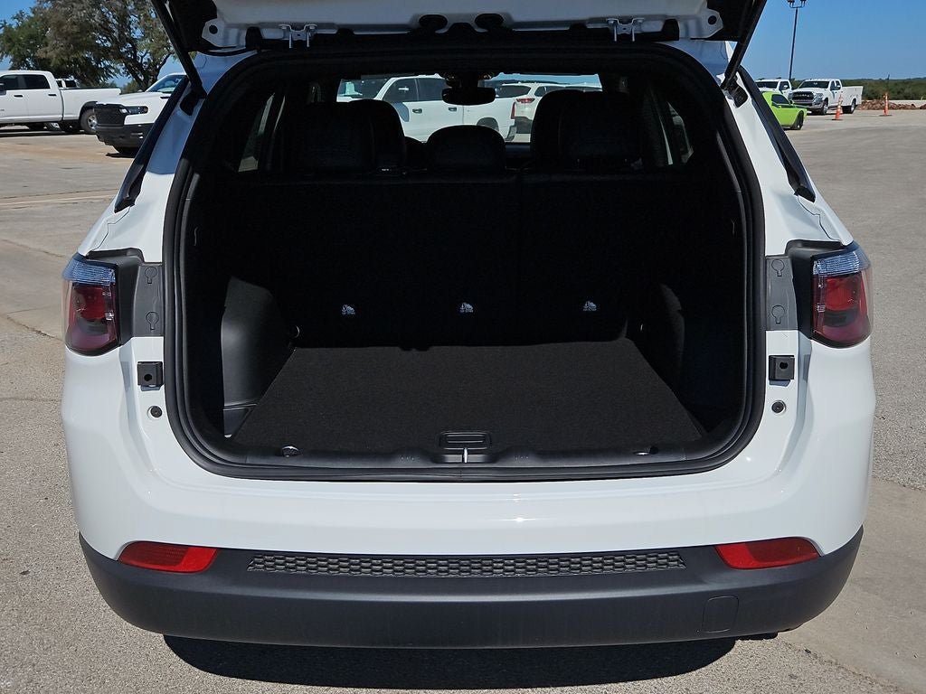 New 2026 Jeep Compass Latitude AWD/4WD image 16