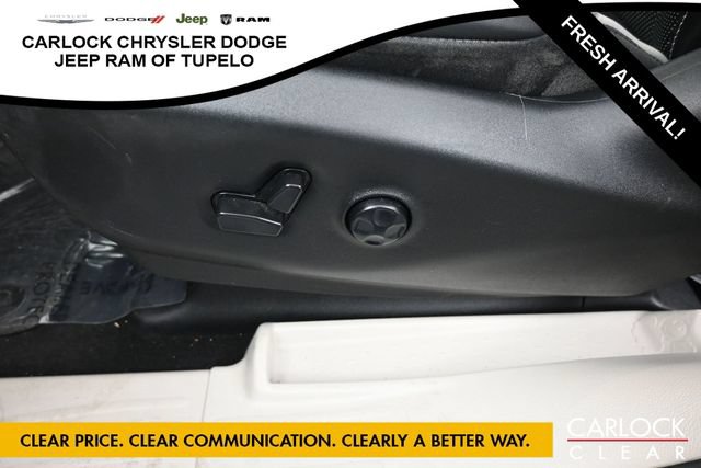 Used 2023 Chrysler Pacifica Limited FWD image 16