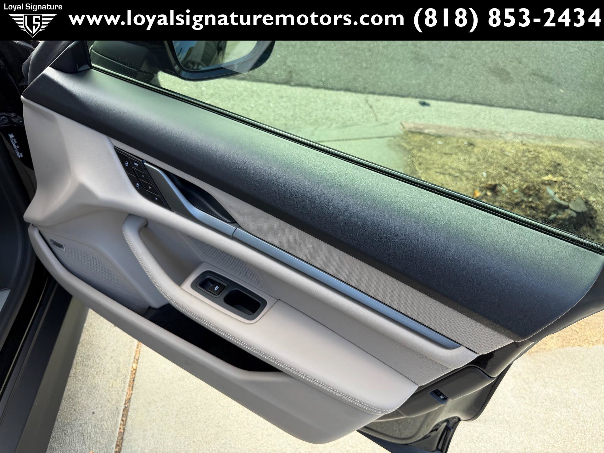 Used 2025 Porsche Taycan w/ Premium Package RWD image 33