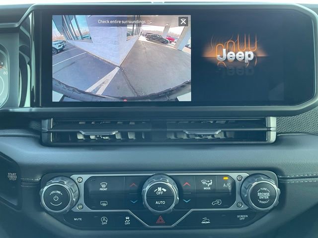 Used 2025 Jeep Wrangler Unlimited Rubicon AWD/4WD image 21