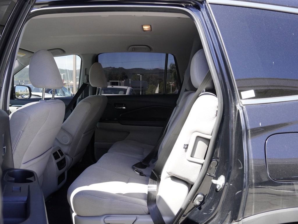 Used 2017 Honda Pilot EX image 16
