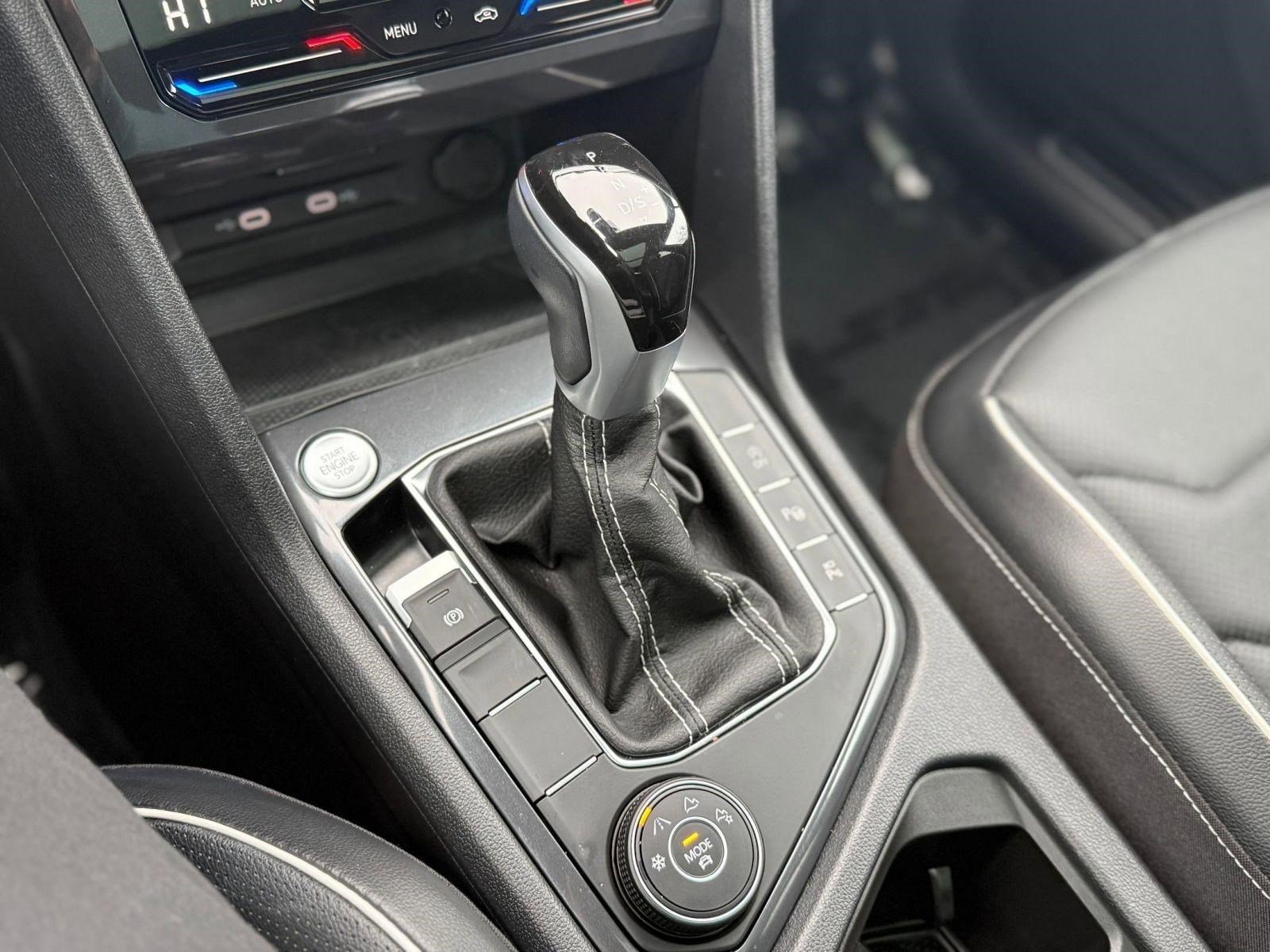 Used 2024 Volkswagen Tiguan SEL R-Line image 16