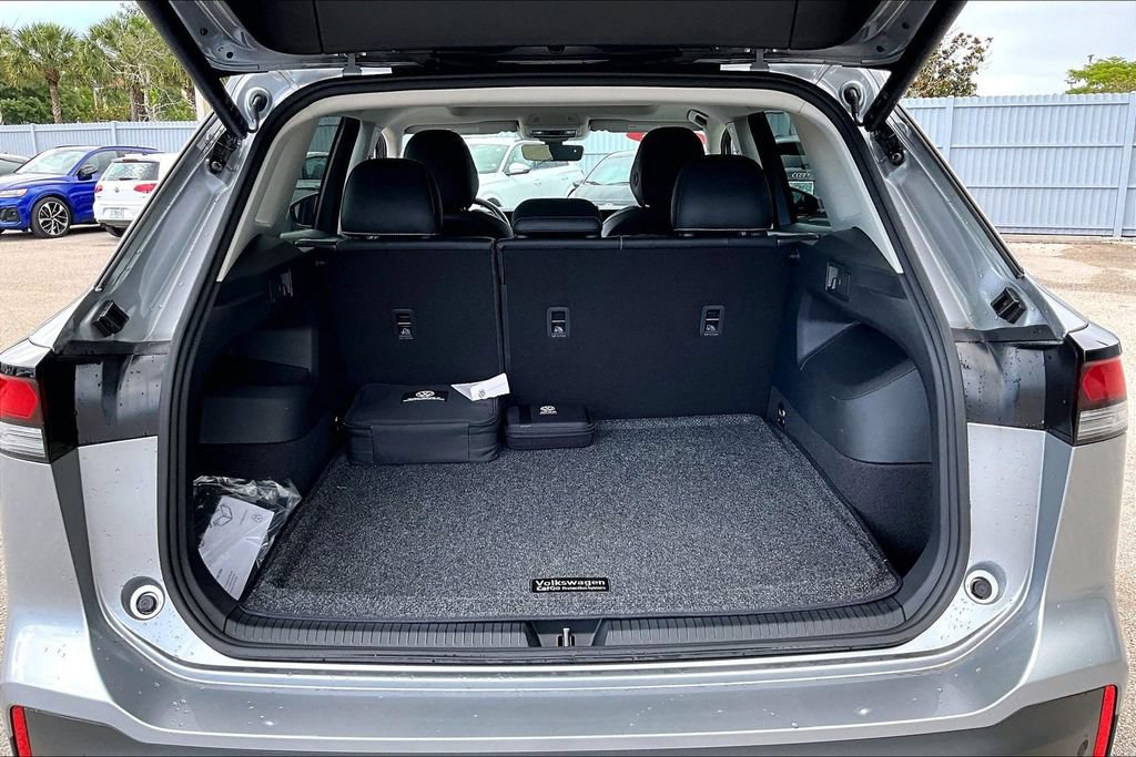 Certified 2026 Volkswagen Tiguan SE w/ Panoramic Sunroof Package FWD image 15
