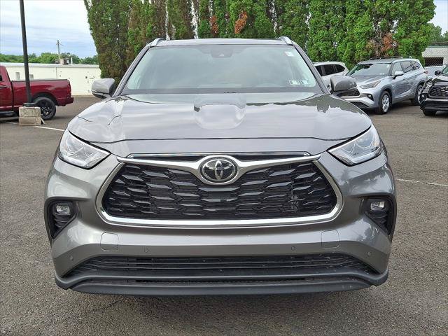 Certified 2026 Toyota Highlander Limited AWD/4WD image 31