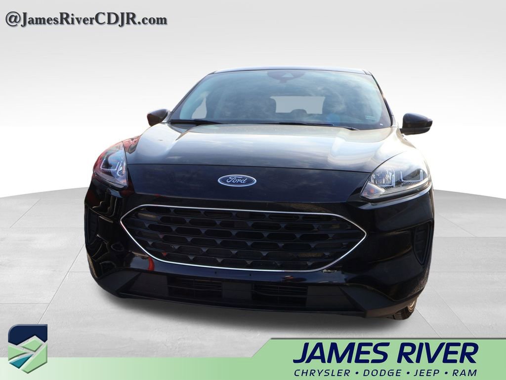 Used 2022 Ford Escape SE w/ SE Sport Appearance Package image 6