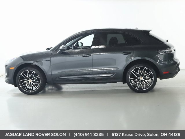 Used 2023 Porsche Macan AWD/4WD image 4