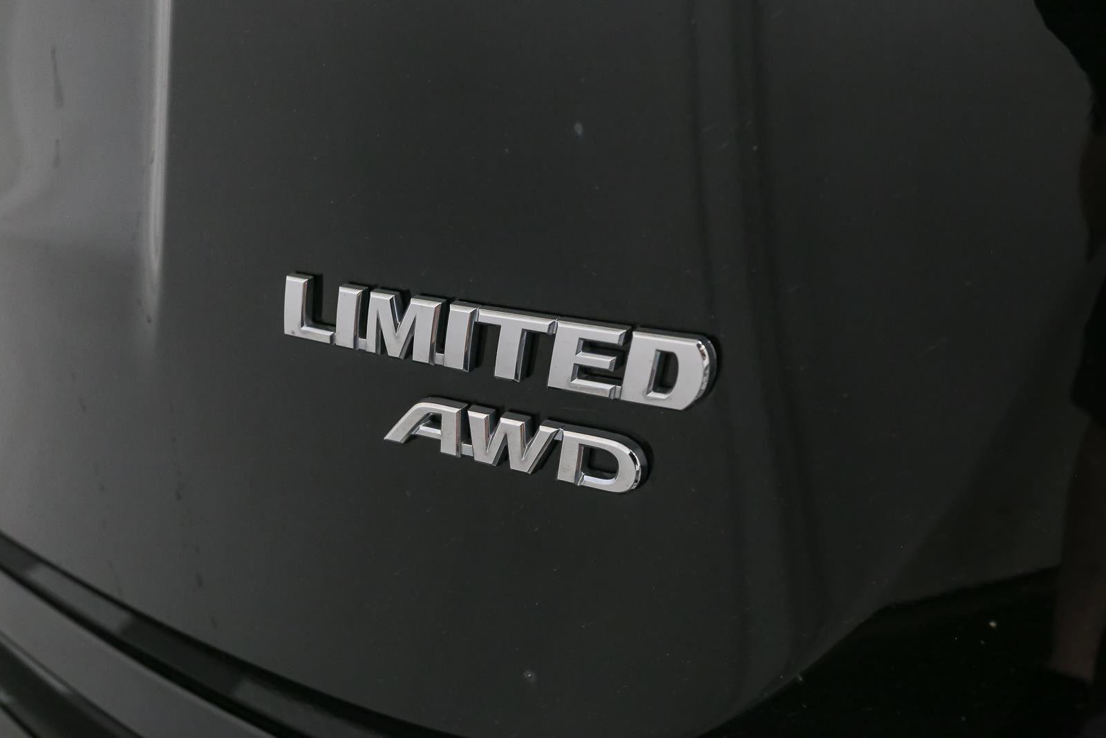 Used 2018 Toyota RAV4 Limited w/ Advanced Technology Package AWD/4WD image 11