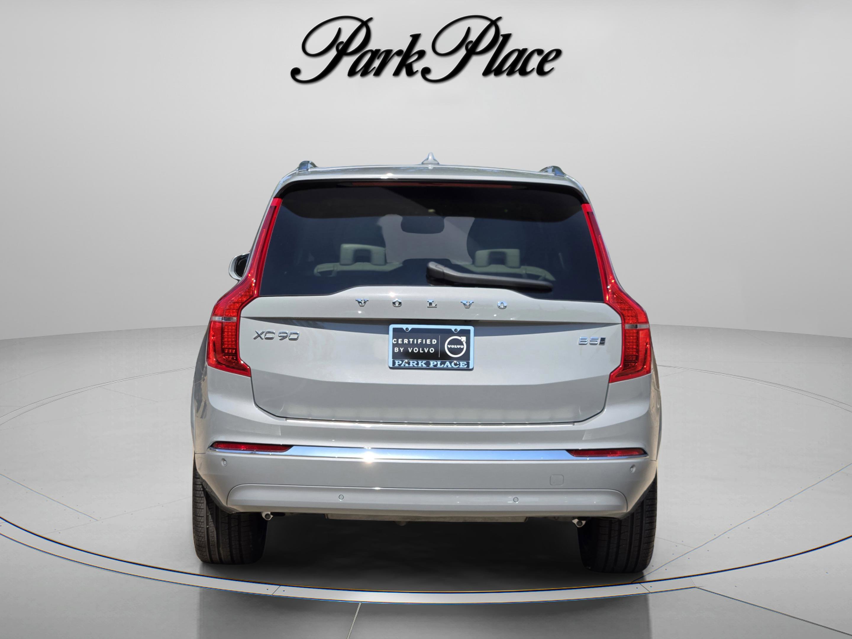 Used 2025 Volvo XC90 B5 Ultra w/ Protection Package Premier image 4