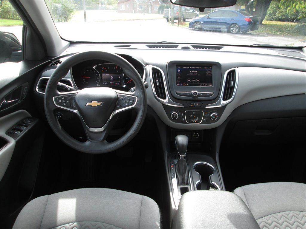 Used 2023 Chevrolet Equinox LS w/ LS Convenience Package AWD/4WD image 10