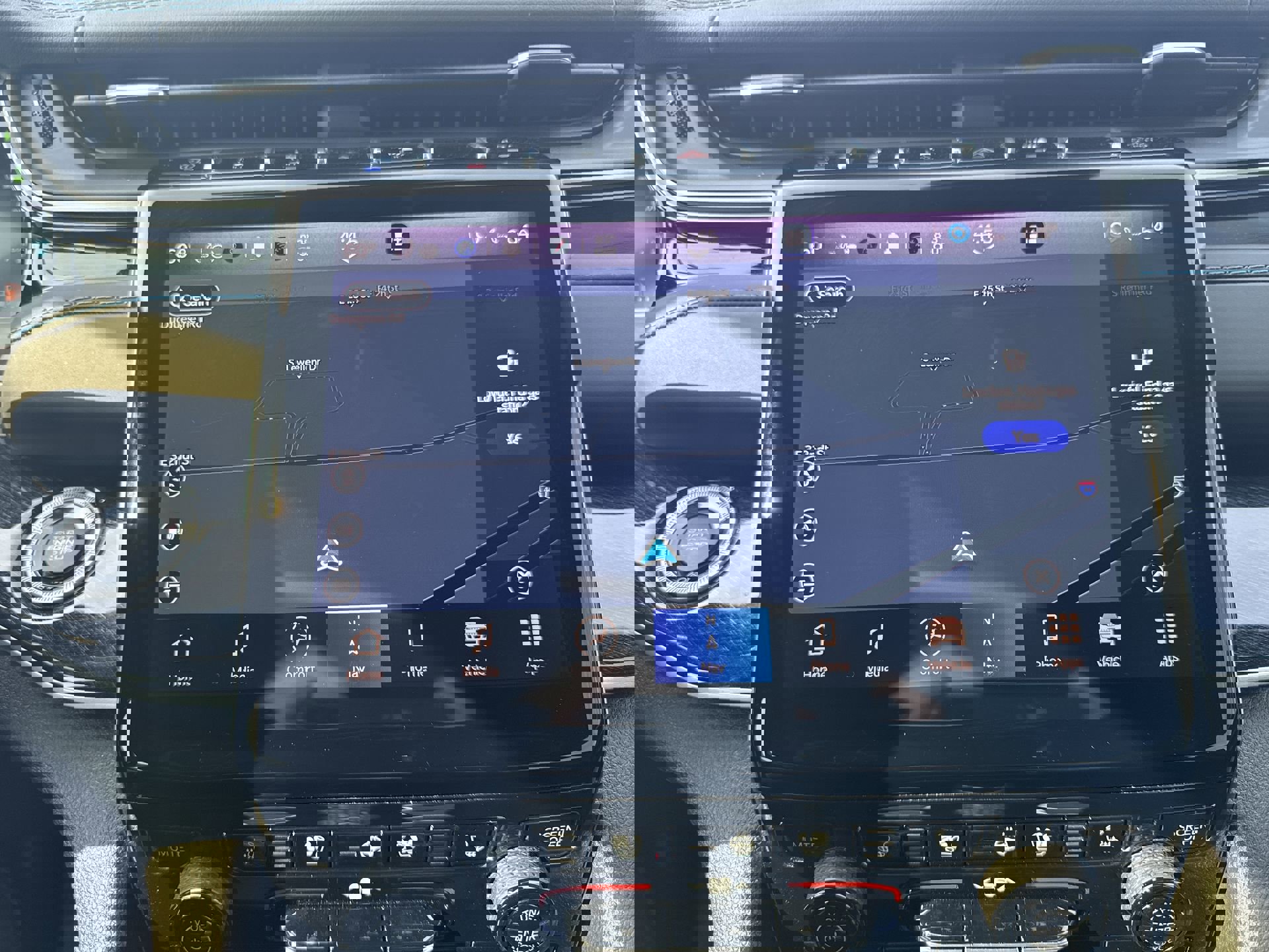 Used 2022 Jeep Grand Cherokee Trailhawk w/ Luxury Tech Group III image 18