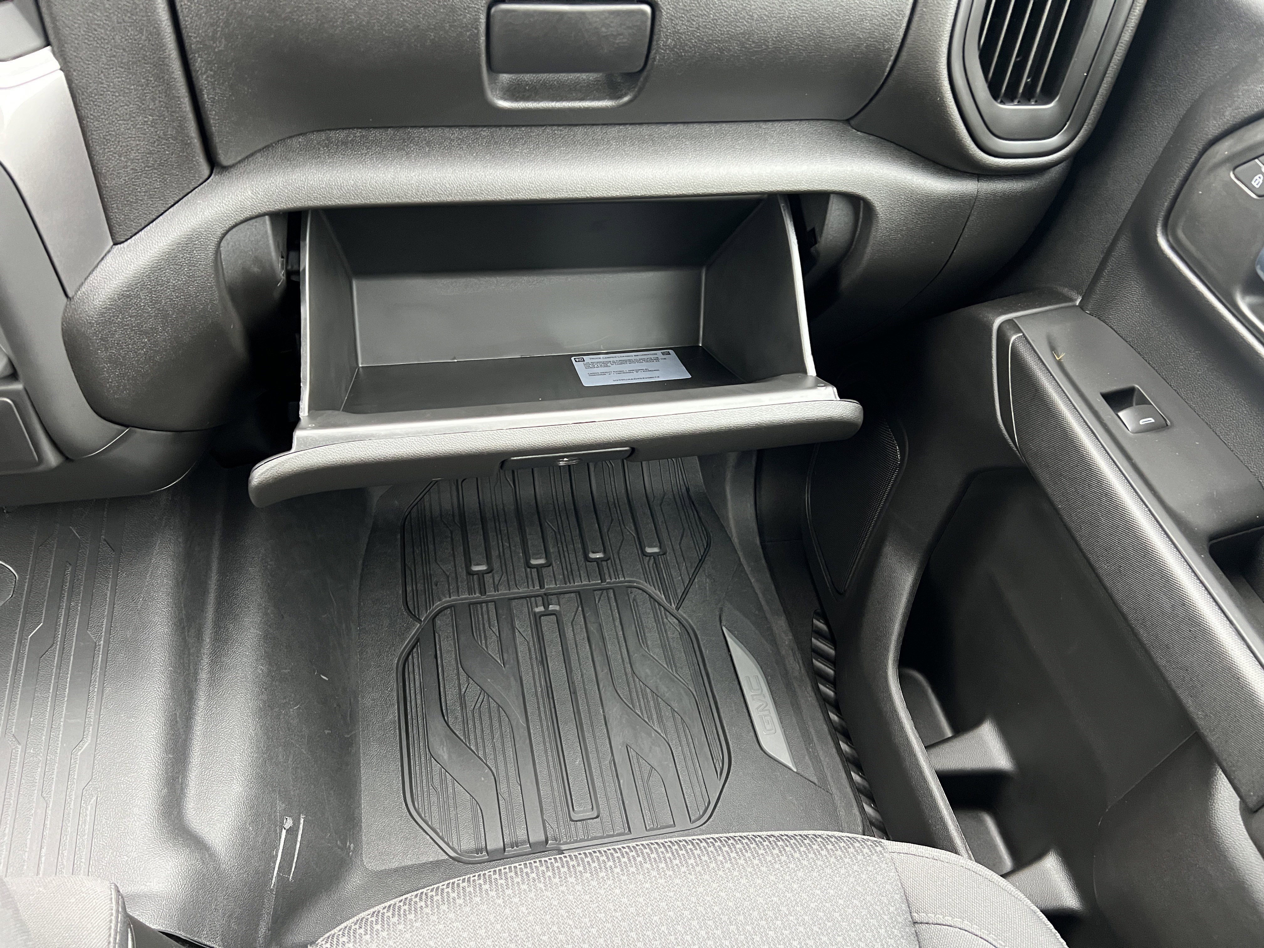 Certified 2025 GMC Sierra 1500 Pro w/ Graphite Edition image 33