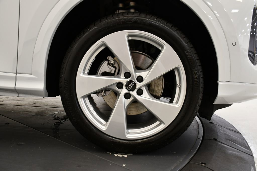 Used 2025 Audi Q5 Premium Plus w/ Premium Plus image 16